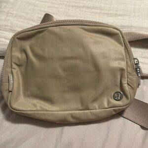 Lululemon 2L Belt Bag